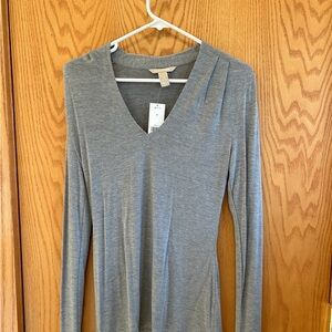 Gray V-Neck Long Sleeve Top
